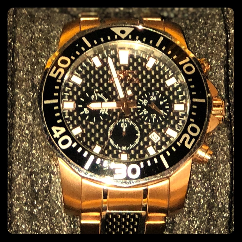 *NEW* INVICTA MEN’S CARBON FIBER PRO DIVERS WATCH